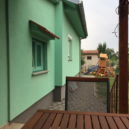 One-Bedroom Apartment, Wifi, Airco, Parking, Washing Machine, Grill Medulin Luaran gambar