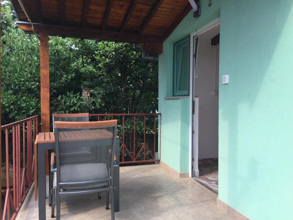 One-Bedroom Apartment, Wifi, Airco, Parking, Washing Machine, Grill Medulin Luaran gambar