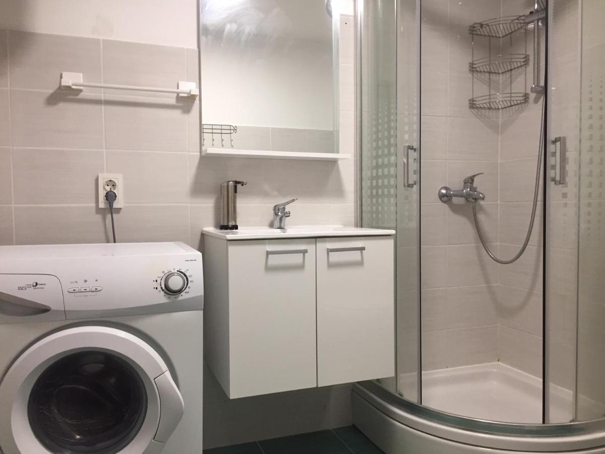 One-Bedroom Apartment, Wifi, Airco, Parking, Washing Machine, Grill Medulin Luaran gambar