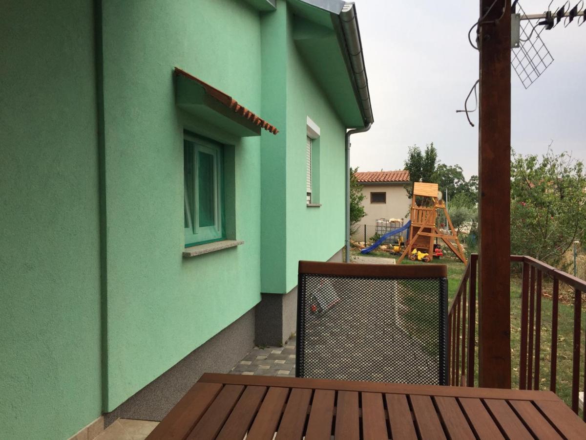 One-Bedroom Apartment, Wifi, Airco, Parking, Washing Machine, Grill Medulin Luaran gambar